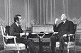 Photo : Interview du général de Gaulle par Michel Droit. Palais de l'Elysée - 10 avril 1969