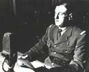 Illustration : 1941 - Le général de Gaulle dans les studios de la BBC (Londres)