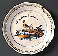 Coq sur un canon avec l'inscription Je veille pour la Nation - Décor au pinceau sur assiette en faïence de Nevers. Epoque révolutionnaire