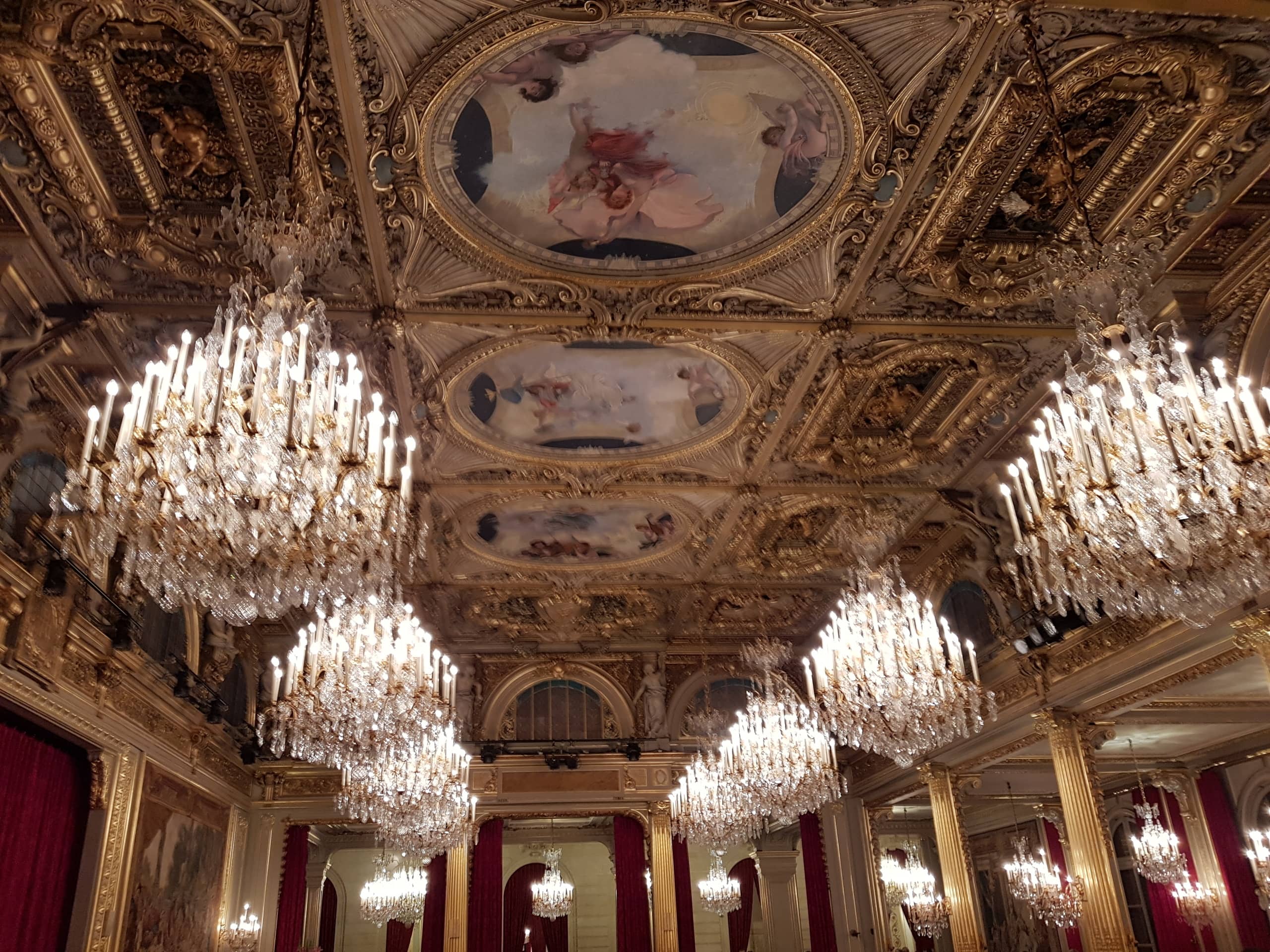 Plafond de la salle des fete à l'elysée Présidence de la République