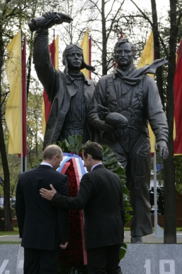 Allocution du Président de la République lors de l'inauguration du Monument Normandie Niemen à Moscou